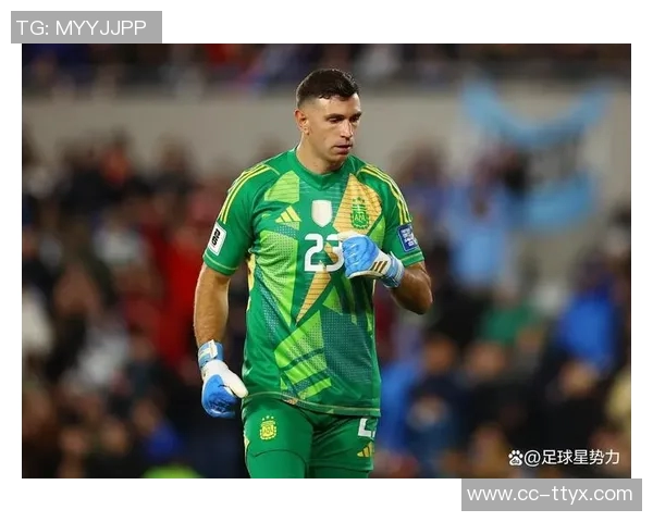 纳因戈兰直言不讳批评马丁内斯称其对足球一无所知表现糟糕